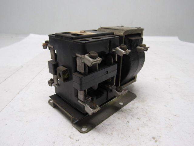 Square D D022 - S4 Class 7001 Series A Pilot Duty Relay 600 V