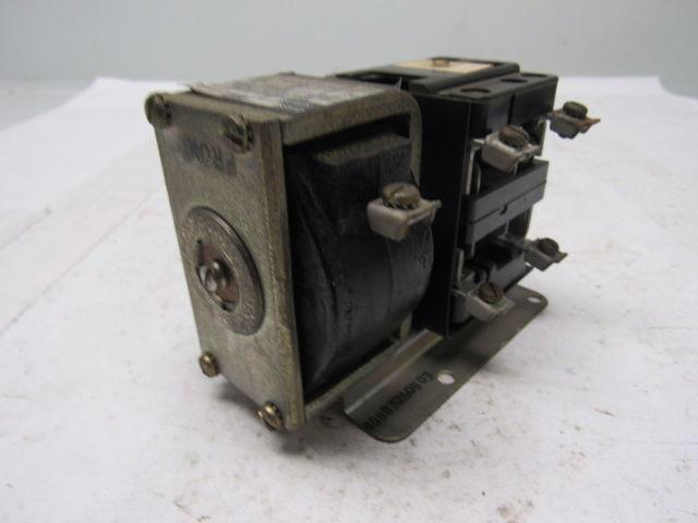 Square D D022 - S4 Class 7001 Series A Pilot Duty Relay 600 V