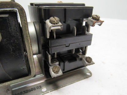 Square D D022 - S4 Class 7001 Series A Pilot Duty Relay 600 V