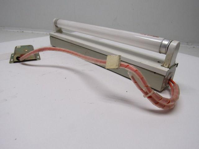 National FSS1-101 Electrical Enclosure 12" Fluorecent Light W/Switch 100V 50Hz