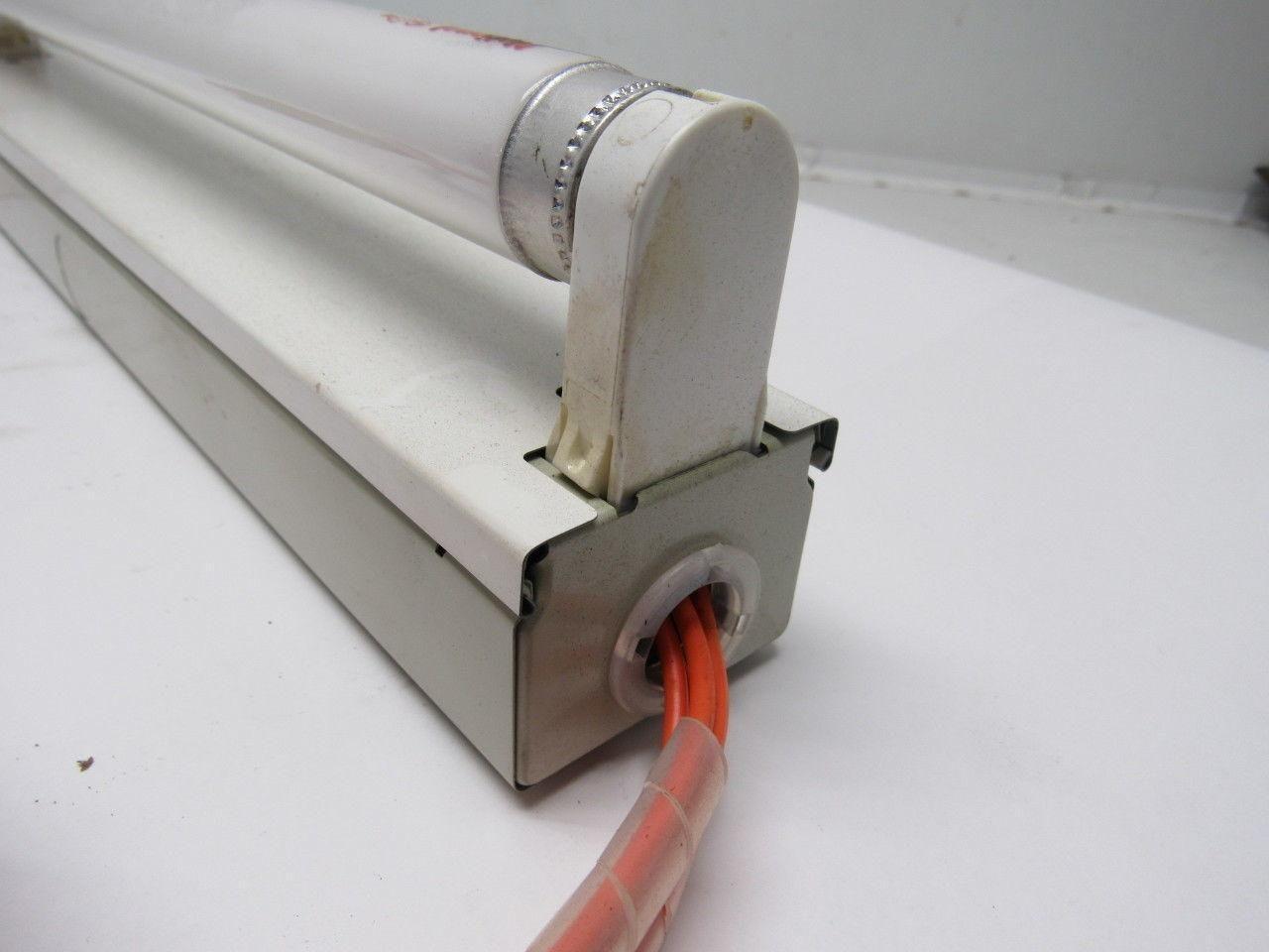 National FSS1-101 Electrical Enclosure 12" Fluorecent Light W/Switch 100V 50Hz