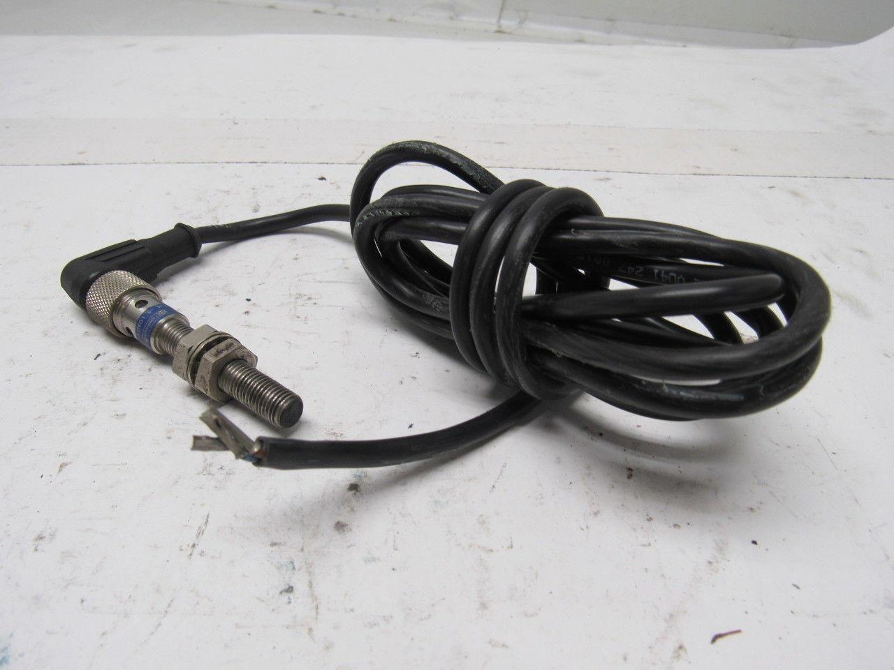 Telemecanique XS1M08PA370D Proximity Sensor 4-Pin 48V 200mA w/60" Lead