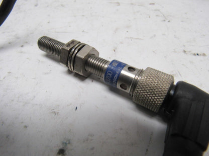 Telemecanique XS1M08PA370D Proximity Sensor 4-Pin 48V 200mA w/60" Lead