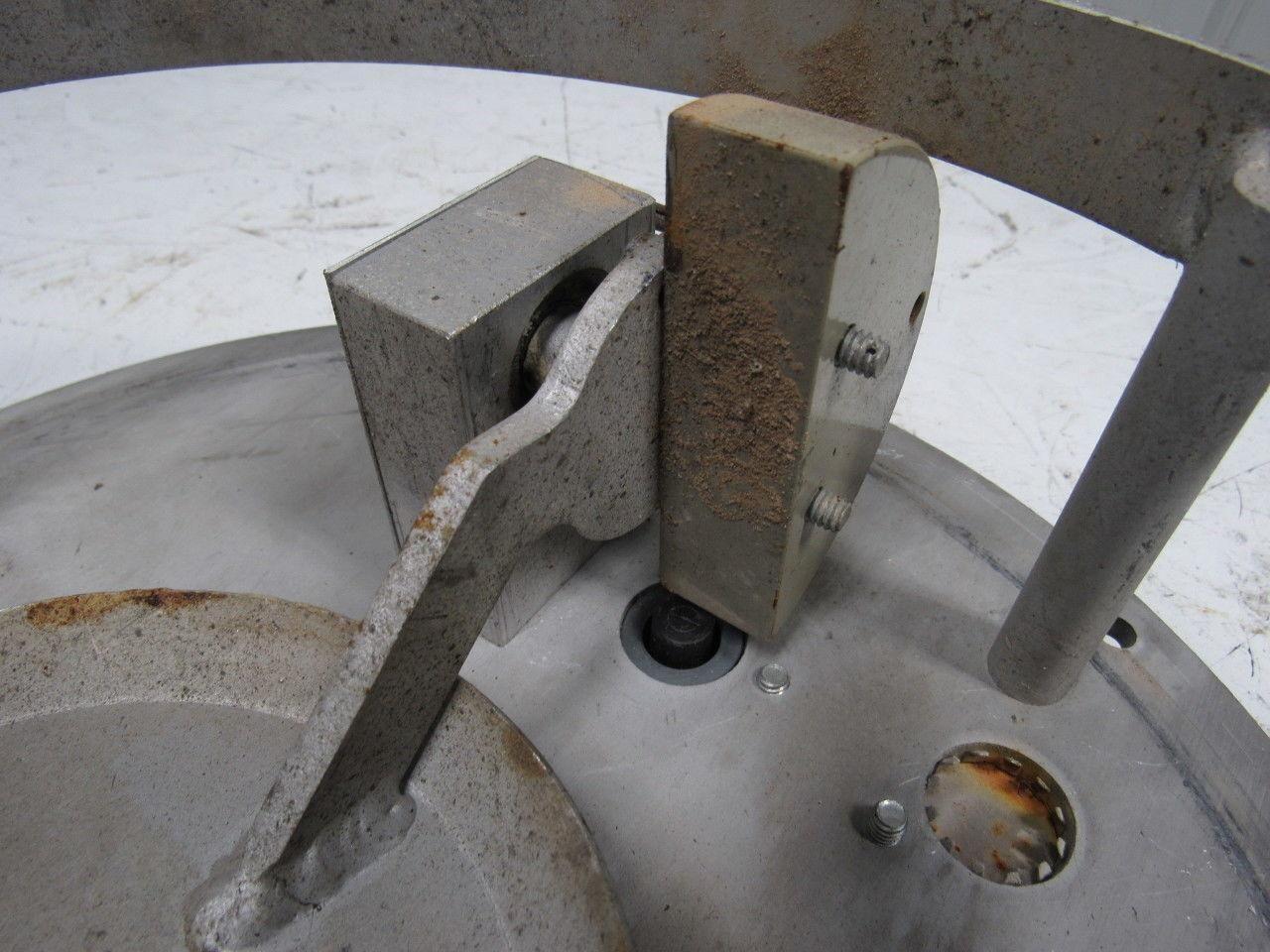 Plastic Injection Molding Material Hopper Isolator Valve 14" OD