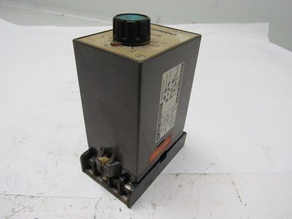 Fuji Electric G65M ATC2 P DC24V Thyristimer w/Socket Base Recept 0.5-5 Seconds