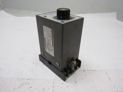 Fuji Electric :48M ATM2P Motor Timer 0-6 Seconds w/Base Recept