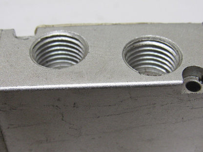 Hyvair SV204-543B-110A-SR Pneumatic Air Valve 110 VAC Solenoid 1/2" Ports