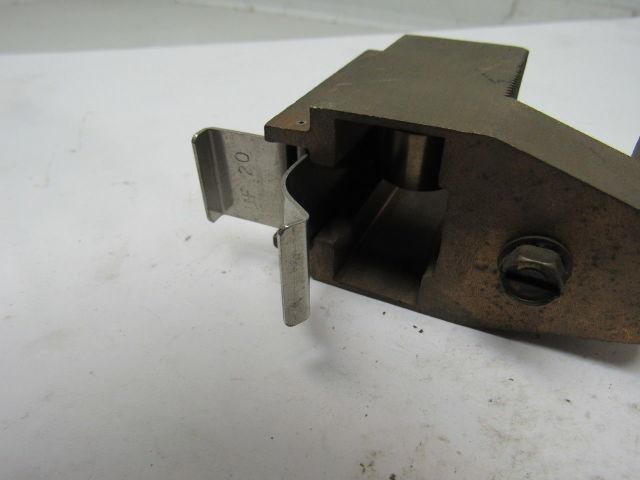 W197UF Brush Holder Lot/1