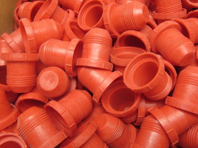 Niagara Plastics PD-121 Caplugs Threaded Plastic Plugs 1-1/16-14 Lot of 200