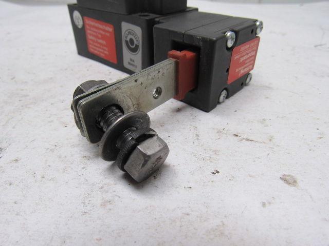 EUCHNER NZ1VZ-538EL110 Safety Switch W/ Key Lot/5 Limit Switch