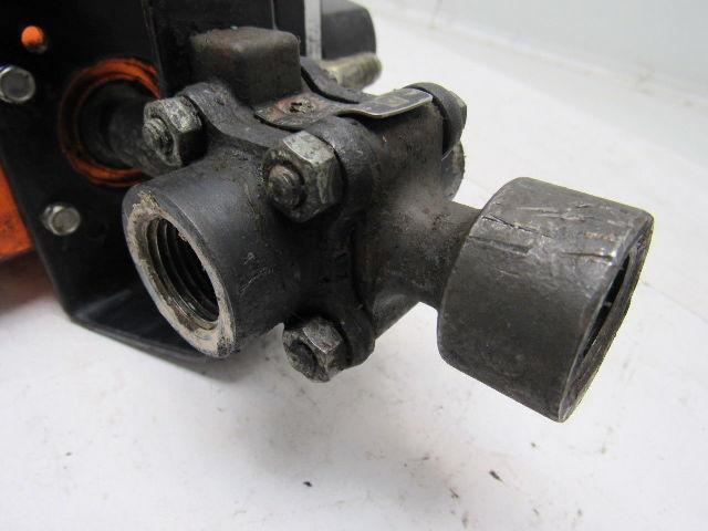 Worchester Controls Series 39 Model 10 Pneumatic Actuator W/1/2" NPT 3-Way Valve