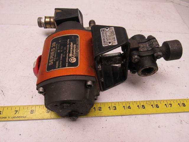 Worchester Controls Series 39 Model 10 Pneumatic Actuator W/1/2" NPT 3-Way Valve