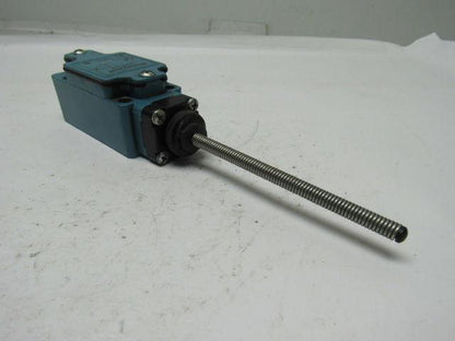 HONEYWELL GLAB01E7B Limit Switch W/ Wobble Coil Actuator Lot/2