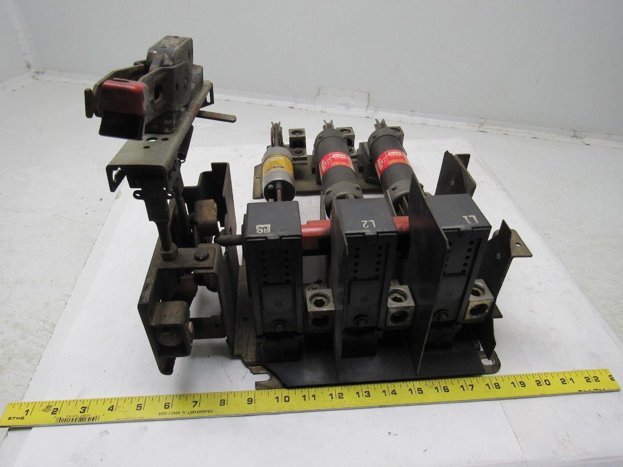 Square D CLass 9422 Type TF-2 125A Disconnect Switch Flange Mount & Handle