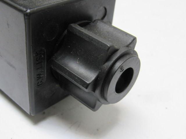 Parker D1VW4CNJSF 72 Hydraulic Directional Control Solenoid Valve  24V 5000PSI