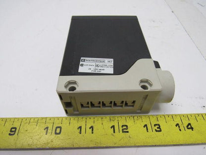 Telemecanique XUET010315H7 Photoelectric Sensor 24-240V AC/DC