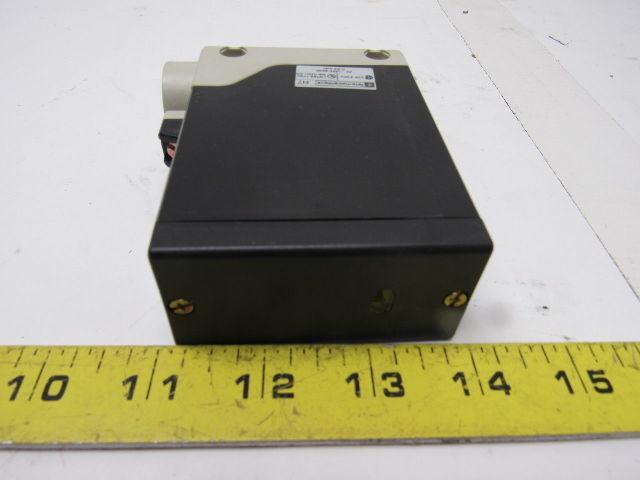 Telemecanique XUET010315H7 Photoelectric Sensor 24-240V AC/DC