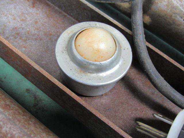 RAPISTAN 38-1/2"W x 46"L Pneumatic Lift Take Off Manual Discharge Conveyor