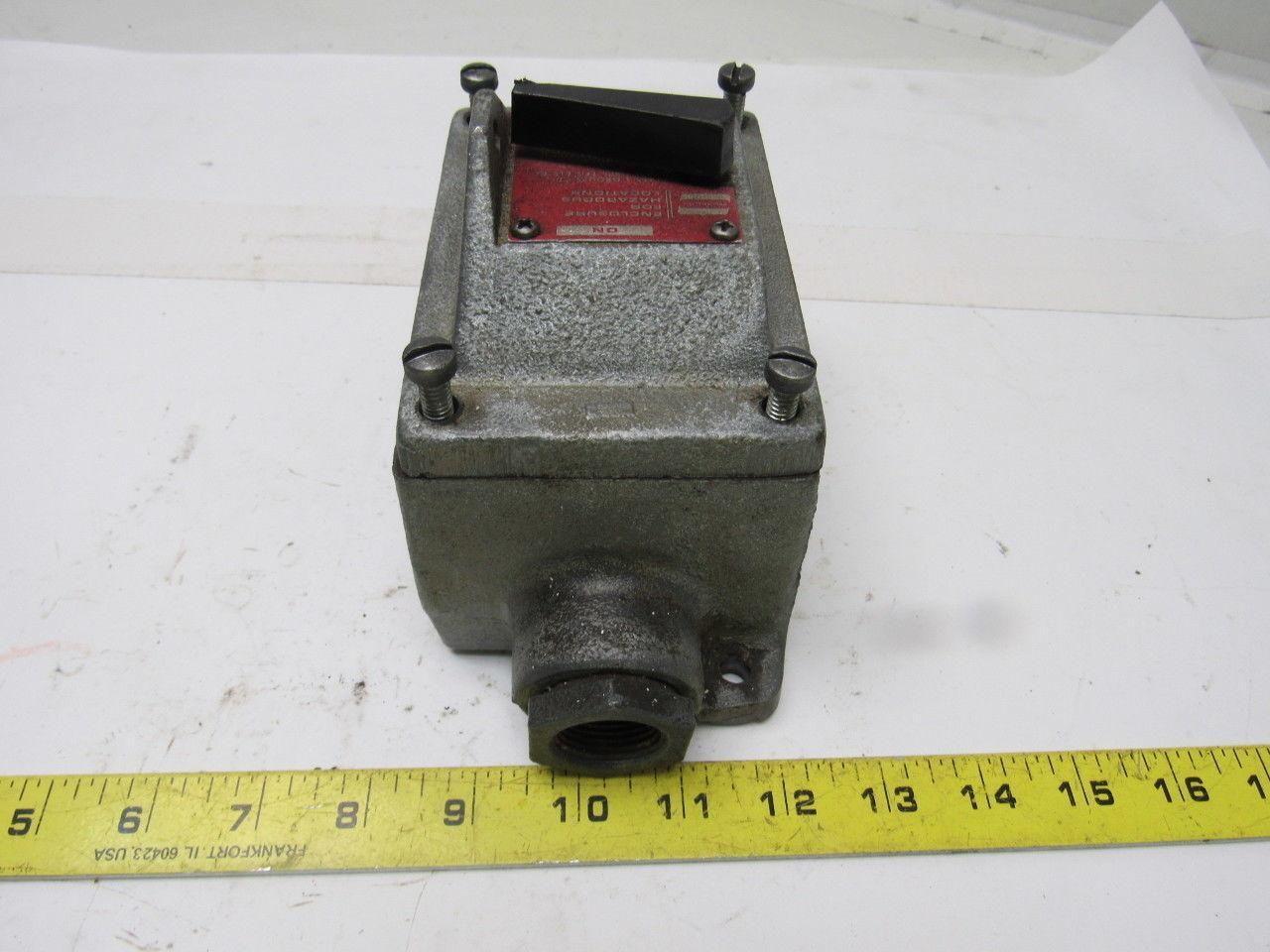 CROUSE HINDS EFDC 31105 120/240 VAC Explosionproof Circuit Breaker 20A  1" Hubs