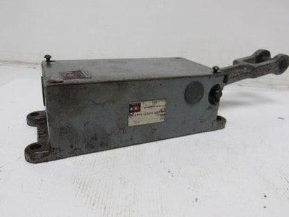 Cutler Hammer 10316H67A Vintage 600V Max Interupter Electric Contact Switch