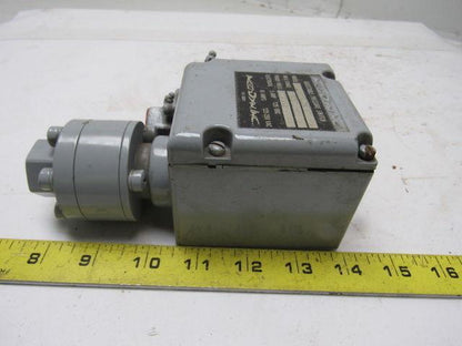 NEO-DYN Inc 100P13CC3A Pressure Switch  10 to 150 Psi  .5A/125VDC 10A/125/250V