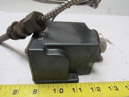 United Electric UE Model 11623 Type E55 Thermometer Switch 20A 125/250V
