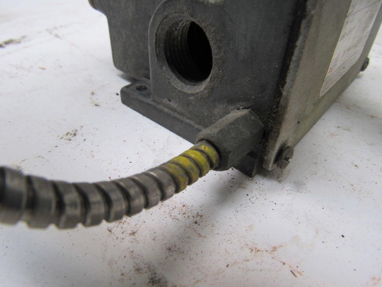 United Electric UE Model 11623 Type E55 Thermometer Switch 20A 125/250V