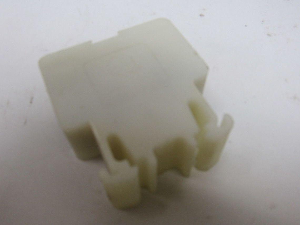 Allen Bradley 1492-CE6 Ser. A Terminal Block Fuse Clip Screw #22-#10 Lot Of 18