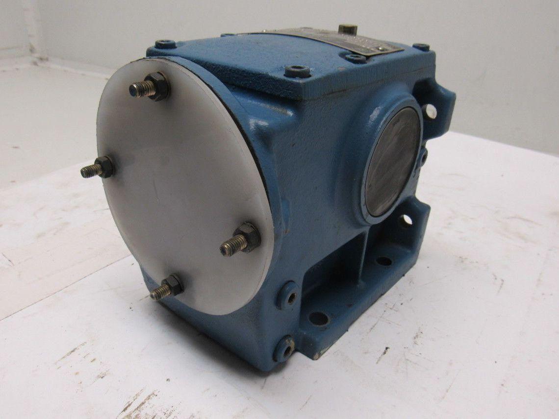 SEW-EURODRIVE S42D14DT71D4 Worm Gear Box Speed Reducer 29.70:1 Ratio