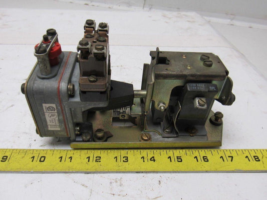 Square D B0 1E Series E  Pneumatic Timing Relay 110/120V 50/60Hz.