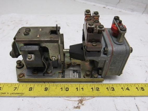 Square D B0 1E Series E  Pneumatic Timing Relay 110/120V 50/60Hz.