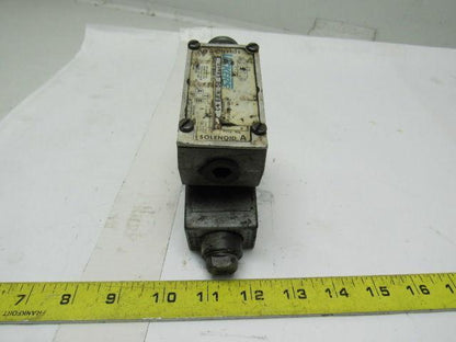Vickers DG4V-3-2C-M-W-B-40 Solenoid Pilot Valve