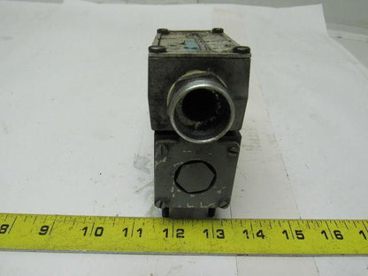 Vickers DG4V-3-2C-M-W-B-40 Solenoid Pilot Valve