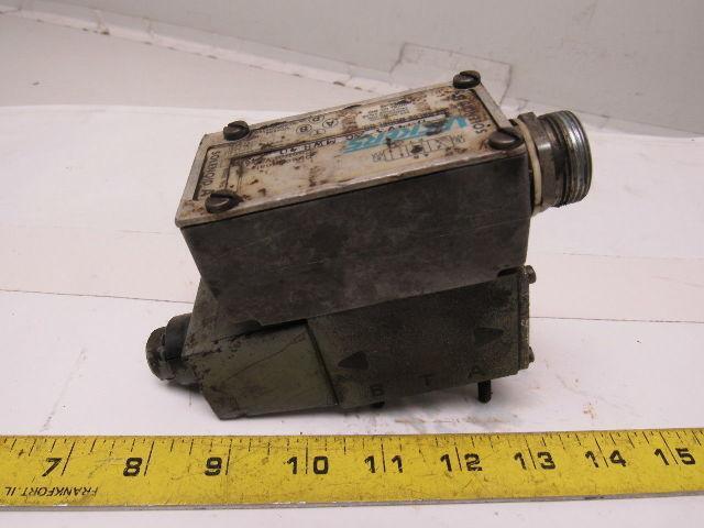 Vickers DG4V-3-2C-M-W-B-40 Solenoid Pilot Valve
