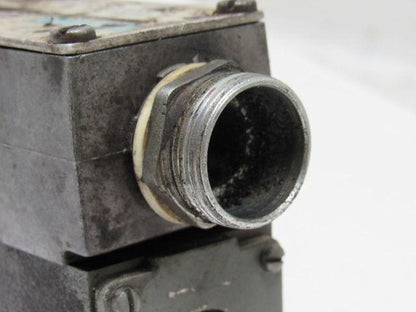 Vickers DG4V-3-2C-M-W-B-40 Solenoid Pilot Valve