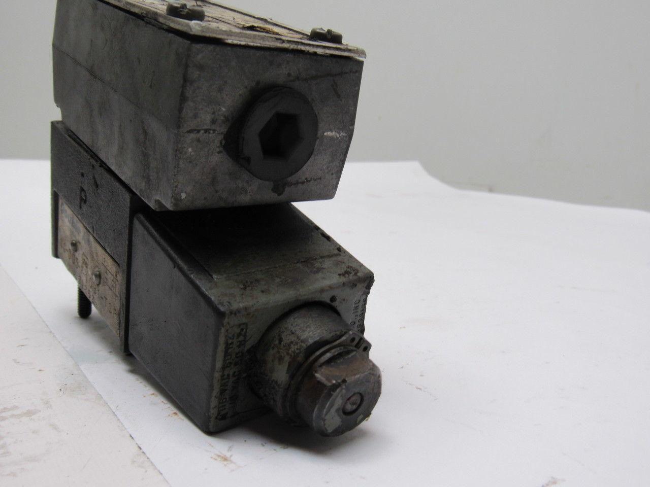 Vickers DG4V-3-2C-M-W-B-40 Solenoid Pilot Valve