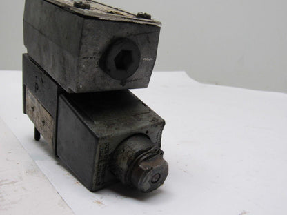 Vickers DG4V-3-2C-M-W-B-40 Solenoid Pilot Valve