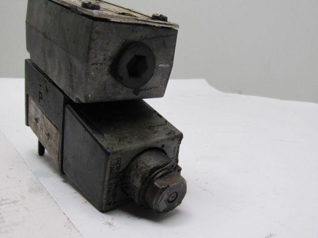 Vickers DG4V-3-2C-M-W-B-40 Solenoid Pilot Valve