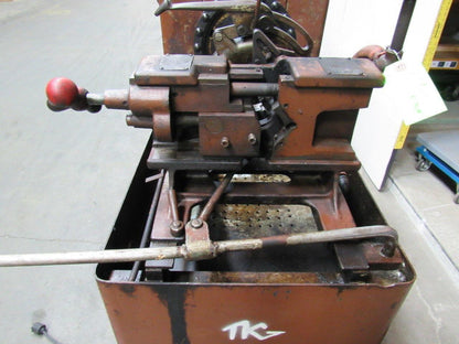 OSTER 582 Pipe & Bolt Threader W/2 Quadversal Die Heads 1/8"-2" 115V On Casters