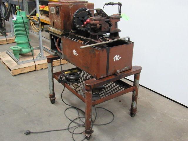 OSTER 582 Pipe & Bolt Threader W/2 Quadversal Die Heads 1/8"-2" 115V On Casters