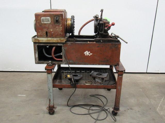 OSTER 582 Pipe & Bolt Threader W/2 Quadversal Die Heads 1/8"-2" 115V On Casters