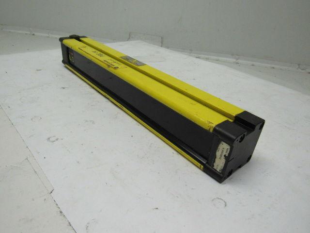 A-B Allen Bradley 440L-R4B0300N POC-14 Safety Light Curtain Receiver 12" height