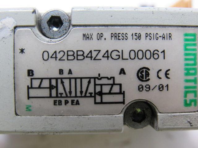 Numatics 042BB4Z4GL00061 Pneumatic Solenoid Valve W/Manifold Block 24VDC 150PSIG