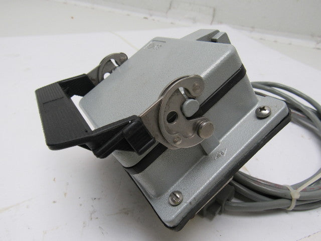 Weco N4-PLC5 Face Mount Electrical Outlet Box Interface W/Cover Door 3A 120V