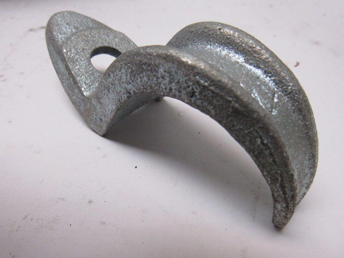 Crouse Hinds 514 1-1/2" Half Strap One Hole Rigid Conduit Hanger Lot Of 50