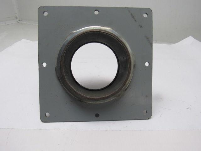OZ/Gedney 4" Insulated Rigid Conduit Box Connector W/ Mounting Plate