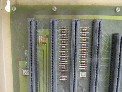 Cincinnati Milacron 3-424-1960A 16-Slot Rack Chassis PLC