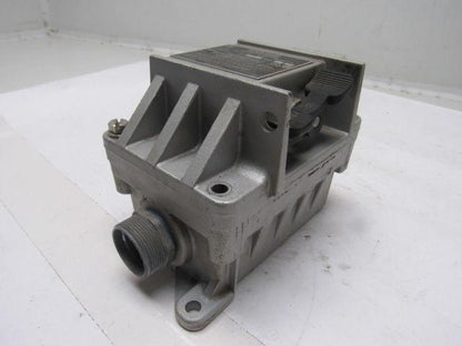 Square D FR2 Series B Manual Starter Type 3R Rainproof Haz Loc 115/277V 1 Hp
