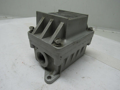 Square D FR2 Series B Manual Starter Type 3R Rainproof Haz Loc 115/277V 1 Hp