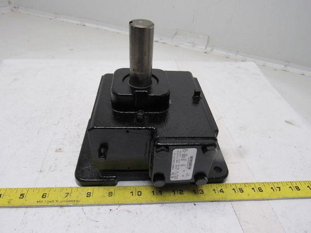 Winsmith E17XDVS2X000DN 20:1 .940Hp 87.5 Output RPM Right Angle Gear Reducer